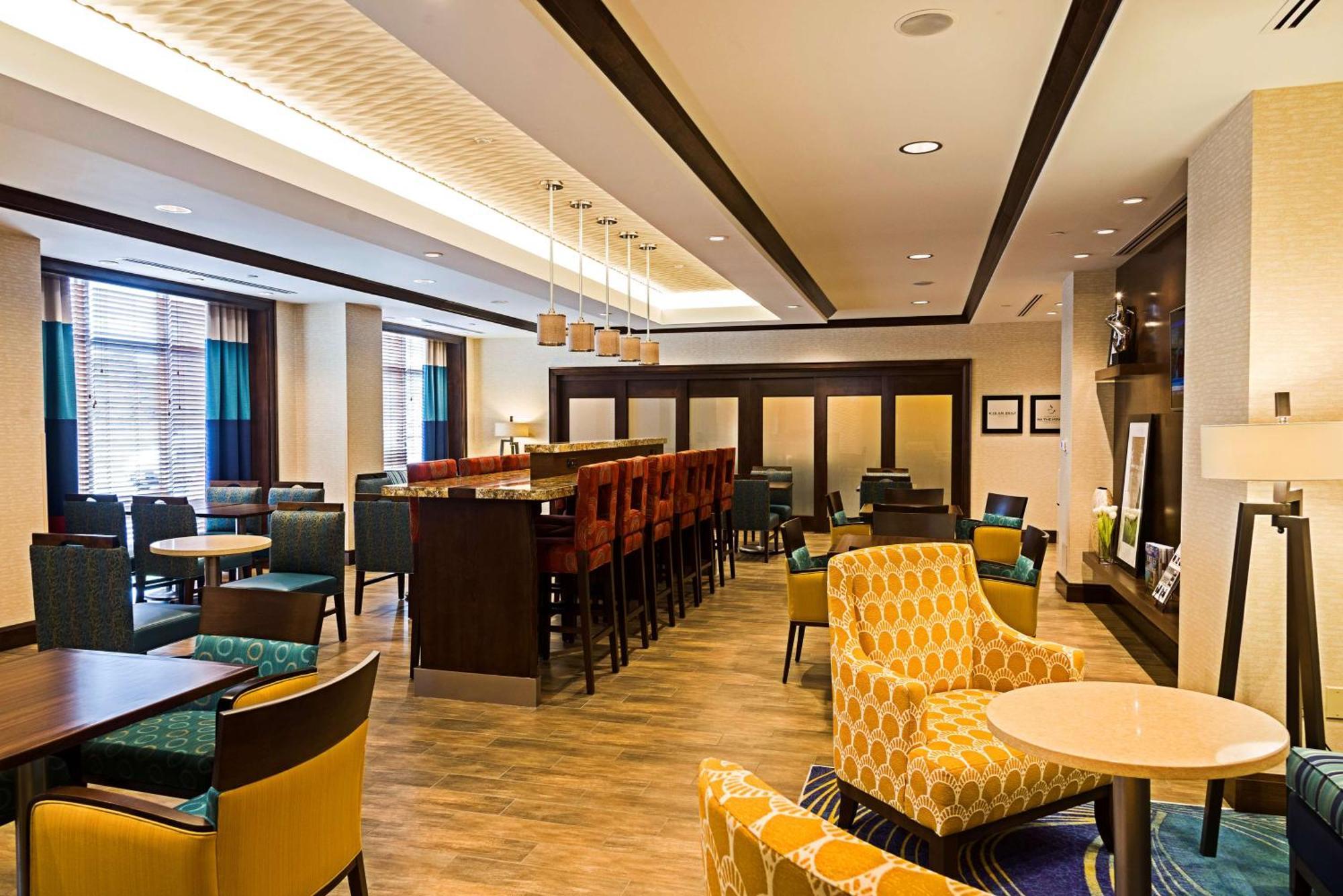 Hampton Inn By Hilton Ottawa Airport Ngoại thất bức ảnh