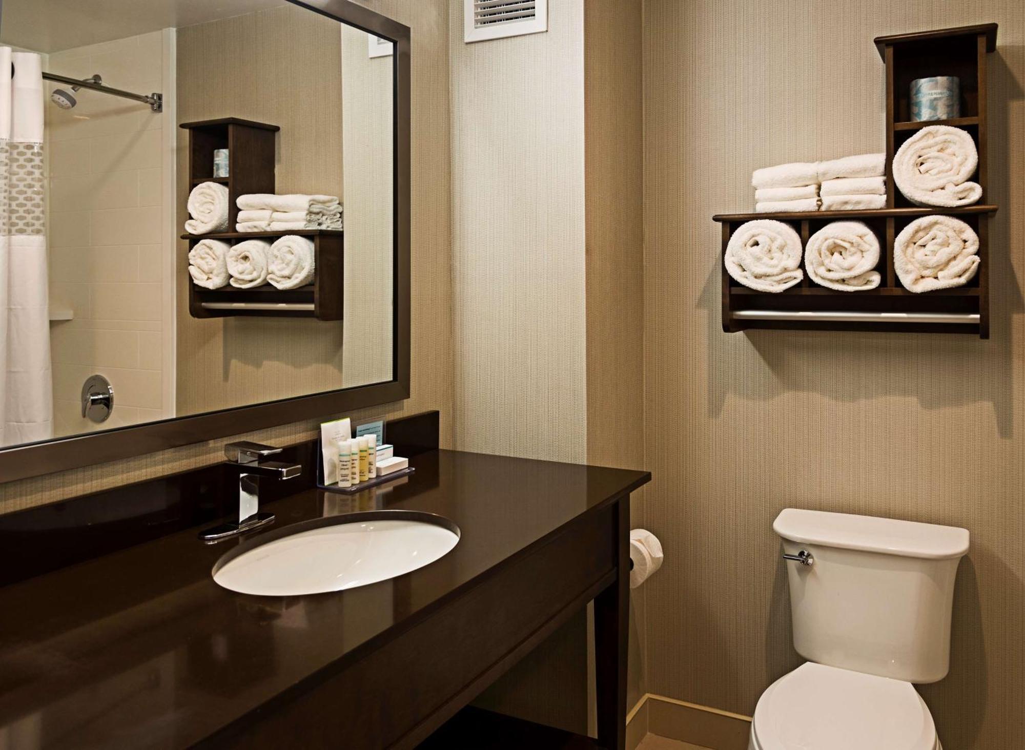 Hampton Inn By Hilton Ottawa Airport Ngoại thất bức ảnh